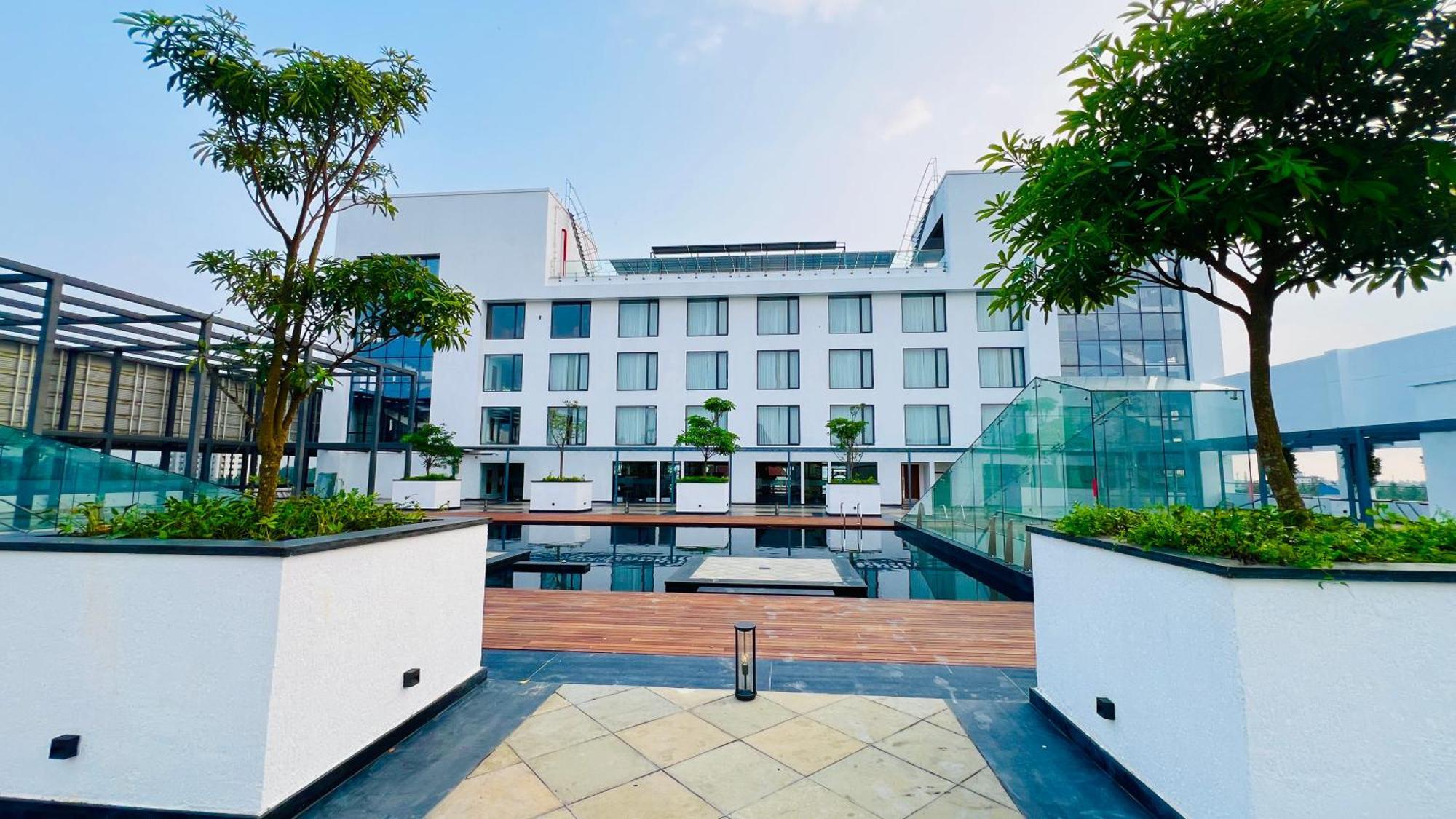 Gokulam Grand Kozhikode Hotel Bagian luar foto