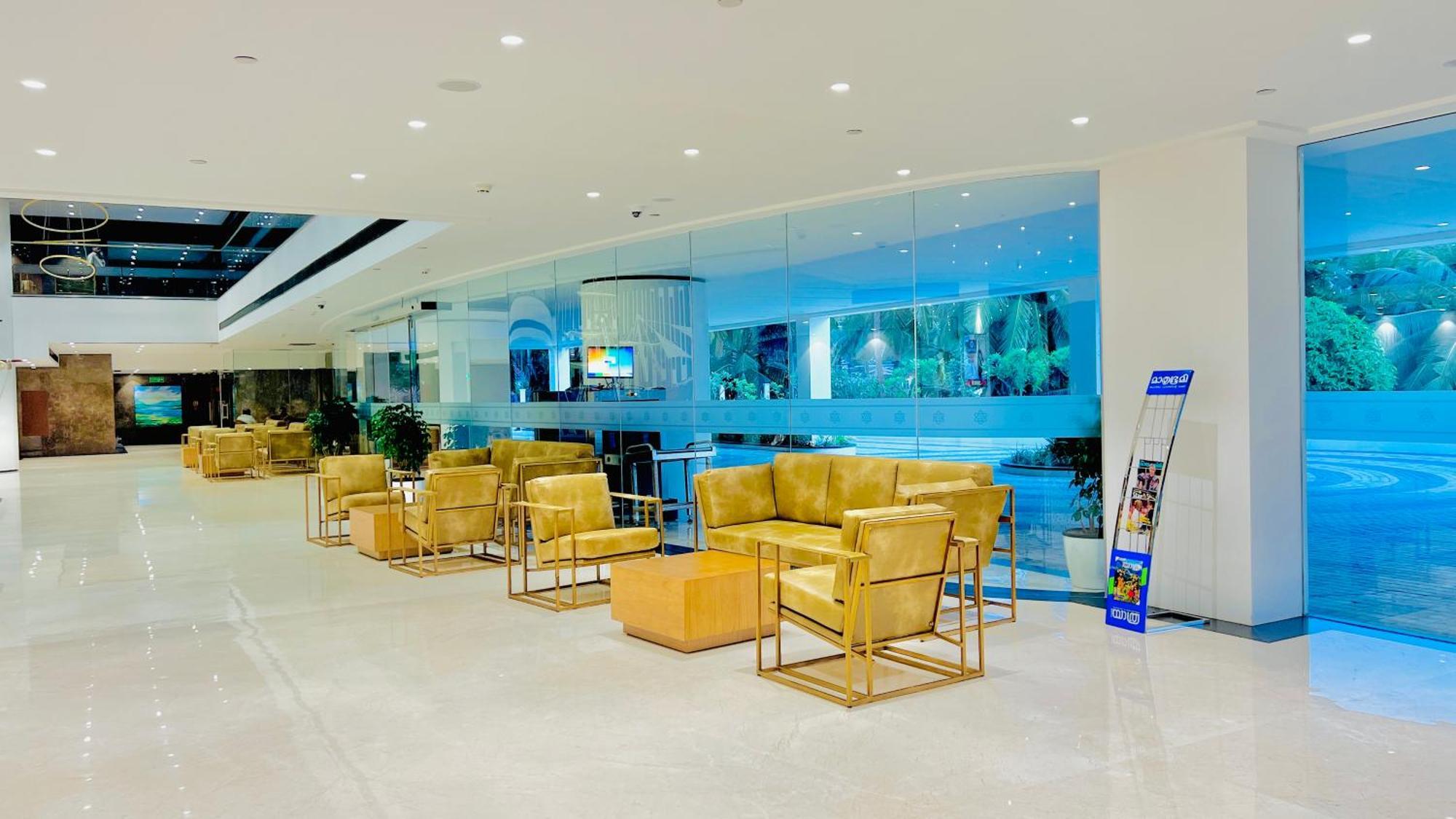 Gokulam Grand Kozhikode Hotel Bagian luar foto