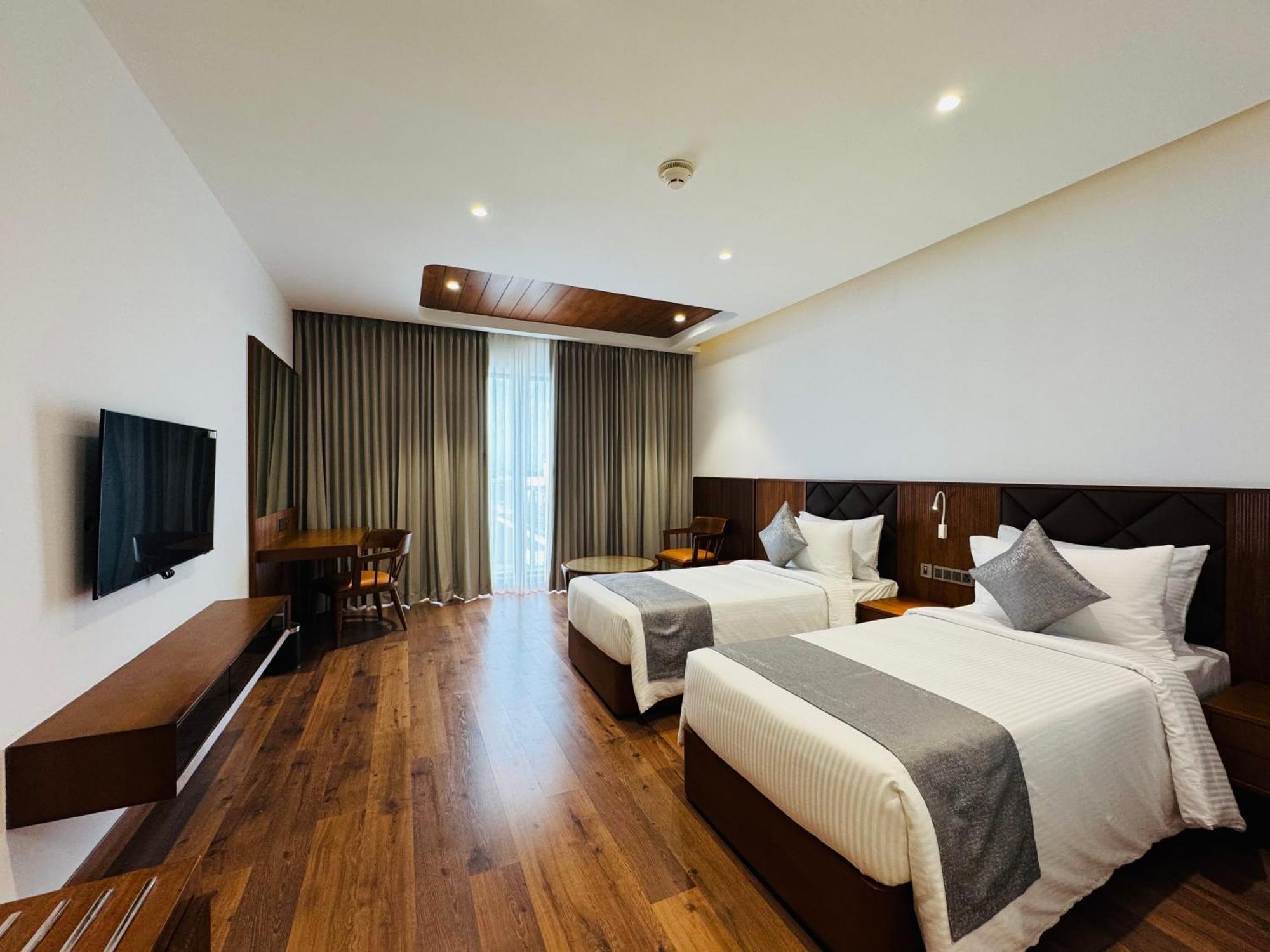 Gokulam Grand Kozhikode Hotel Bagian luar foto