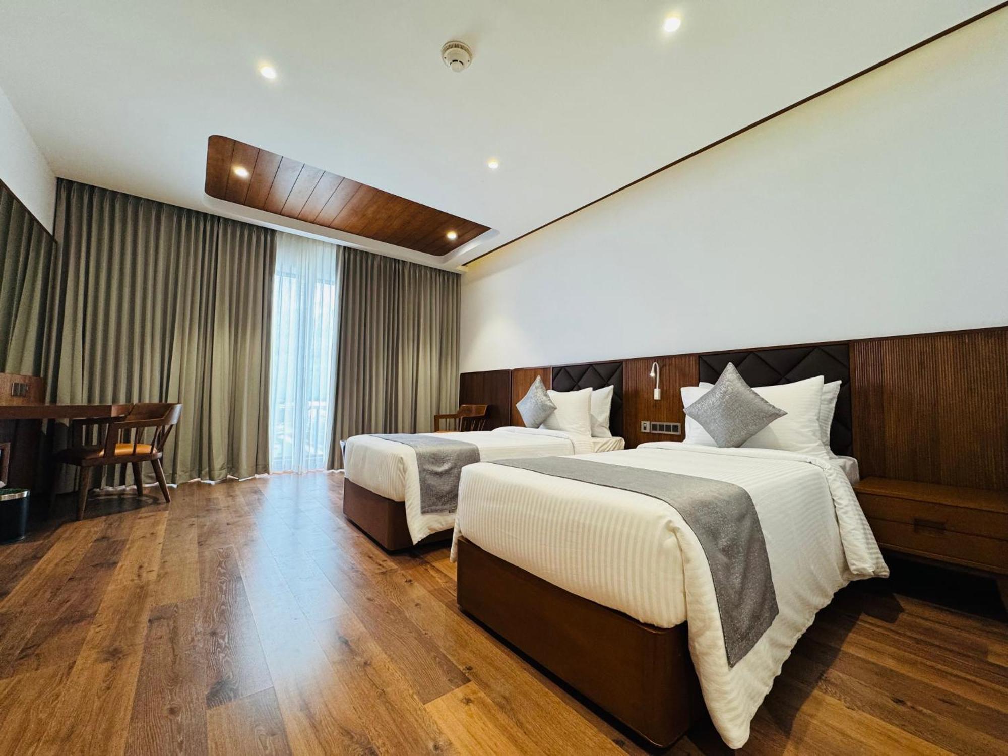 Gokulam Grand Kozhikode Hotel Bagian luar foto